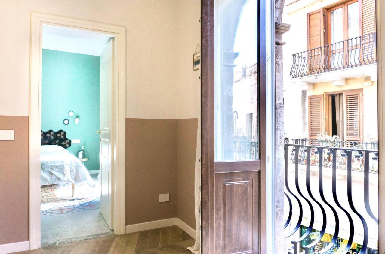 Melina Central Apartment タオルミーナ エクステリア 写真